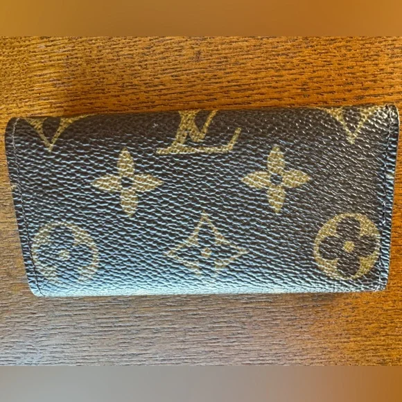 LOUIS VUITTON Monogram Limited Edition Interior Pattern 4 Ring Key Holder W/COA - Picture 4 of 14